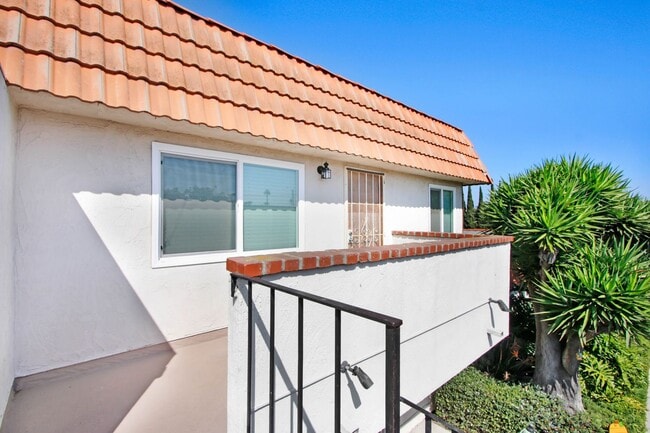 Building Photo - 3099 Ginger Ave Unit C