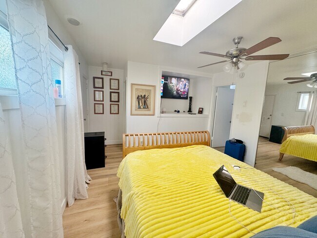 Photo - 3512 Pacific Ave