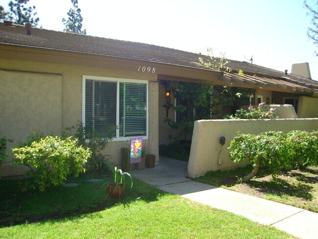 Building Photo - Great location in Westlake Village! Rental