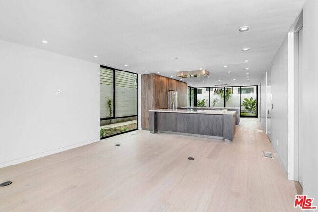 Photo - 2714 Highland Ave Unit B