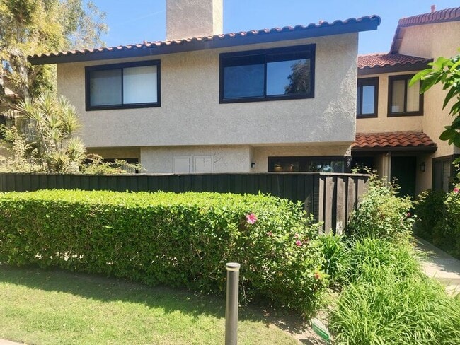 Building Photo - 5151 Walnut Ave