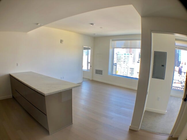 Building Photo - Very Unique Spacious Two Bedroom - Two bat... Unit 1404