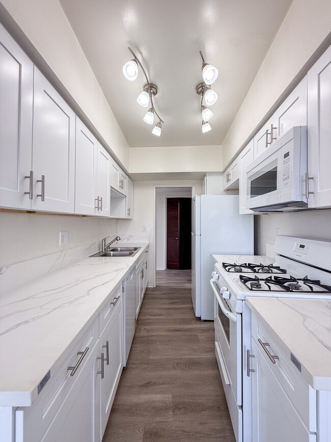 Photo - Wellworth Towers Apartments
