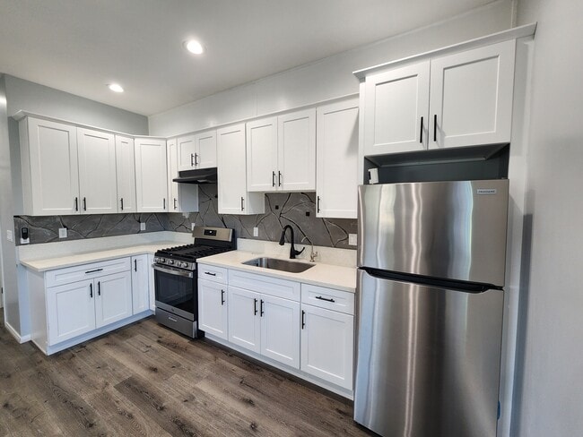 Photo - 13933 Cantlay St