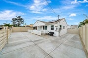 Photo - 10951 Whitegate Ave