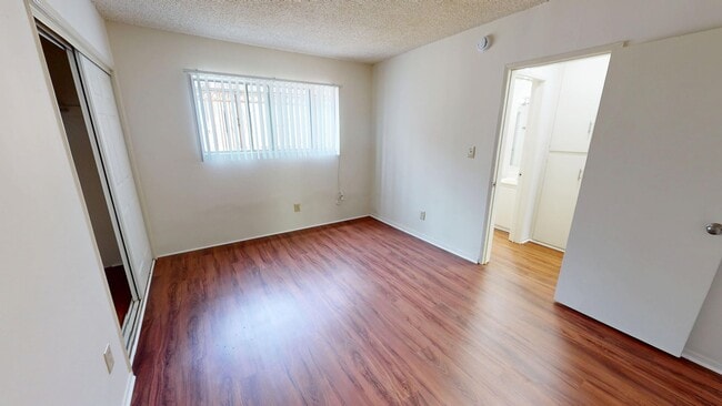 Photo - 740 W. Laconia