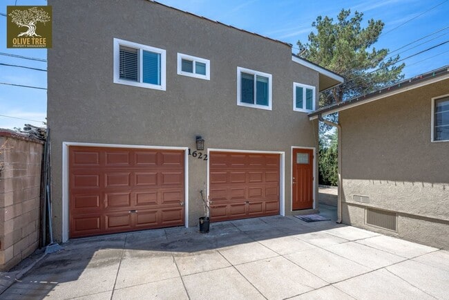Building Photo - Fully Updated Spacious Studio Above Garages in Pasadena! Unit 1622
