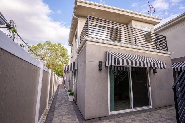 Photo - 1637 N Allen Ave