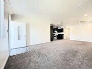 Photo - 114 W 50th St