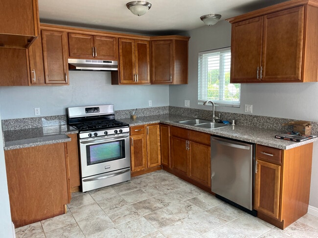 Photo - 5843 Myrtle Ave