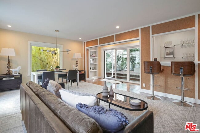 Photo - 1531 Marmont Ave