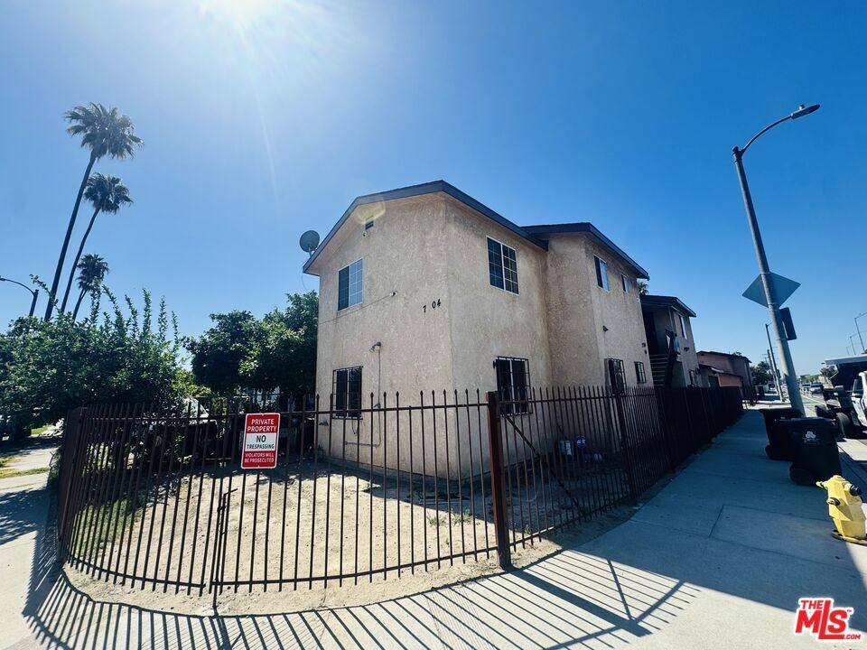Photo - 7704 S Grand Ave
