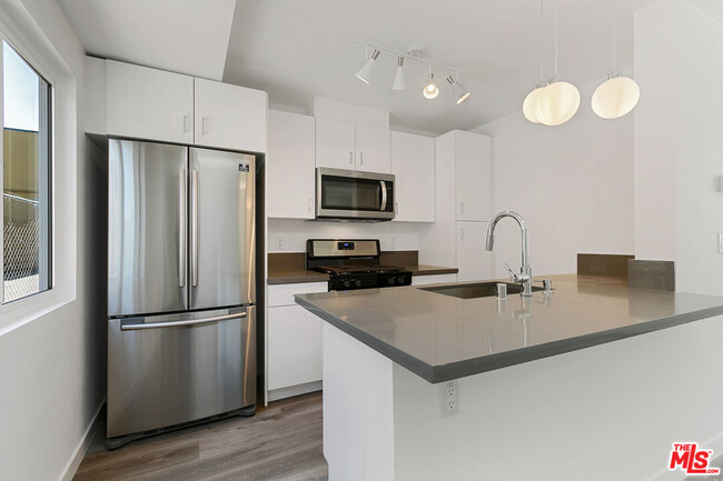 Photo - 6736 Woodley Ave Condo Unit 14