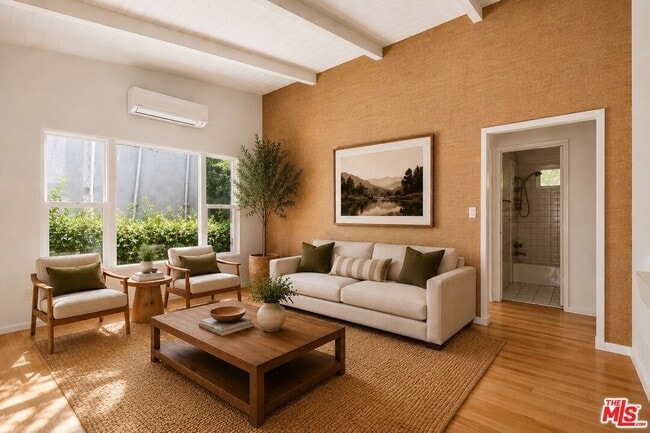 Building Photo - 806 Westmount Dr Unit 2