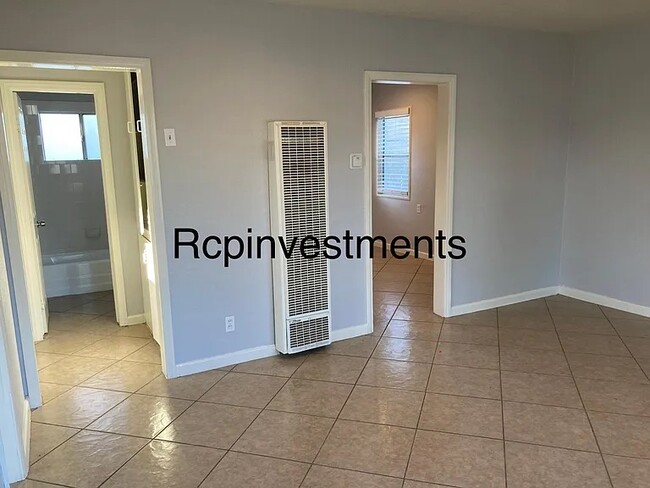 Photo - 43446 6th St E