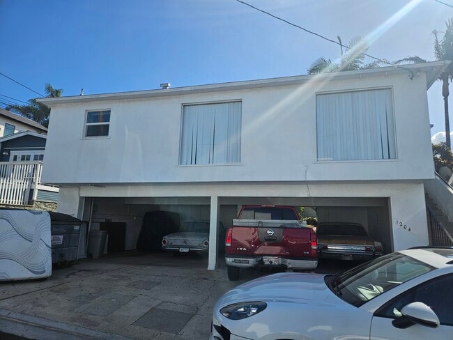 Building Photo - 1204 Bonnie Brae St Unit Bonnie Brea