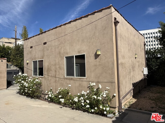 Photo - 735 S Citrus Ave