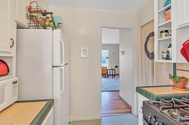 Photo - Charming Cottage in College East - Available Beginning of July 2026
