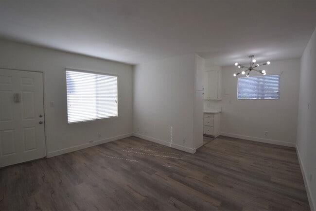 Photo - 4565 Hazeltine Ave Unit 215