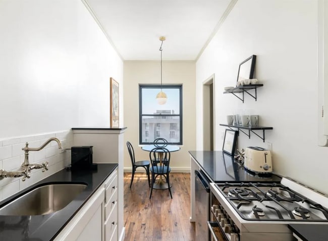 Building Photo - 1834 N Cherokee Ave Unit 210 Rental
