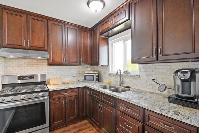 Photo - 642 Terrylynn Pl Unit A