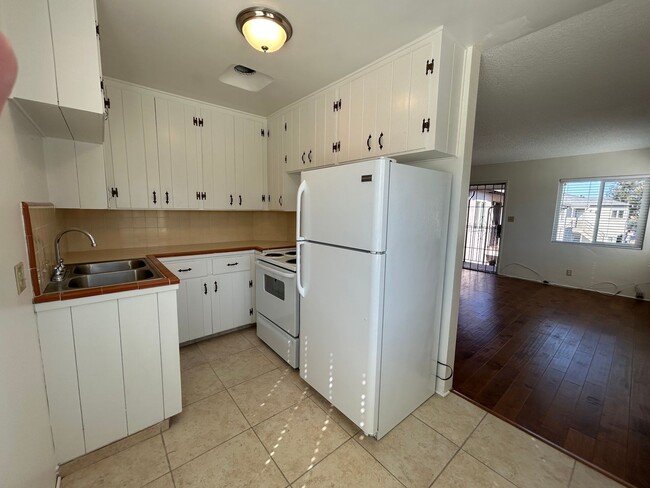 Photo - 1 Bed, 1 Bath in Central SD! Water/Trash I... Unit 4444 #7