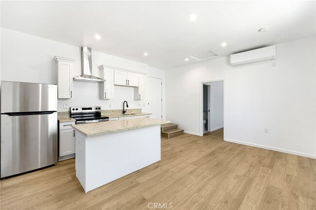 Photo - 1375 N Mentor Ave Unit A