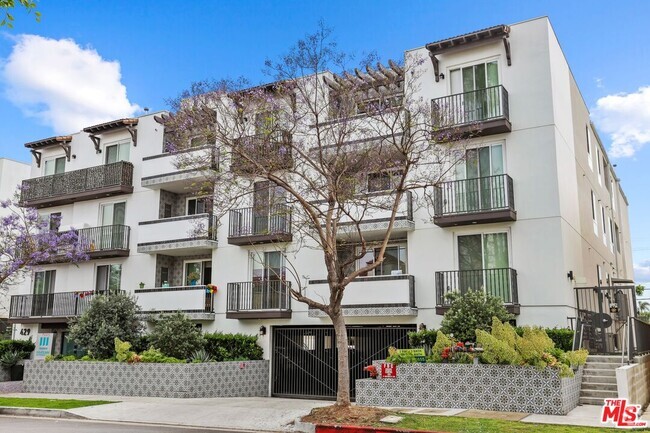 Building Photo - 429 Hayworth Ave Unit 18 Rental