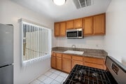 1BR, 1BA - 890SF - Villa Grace Apartments