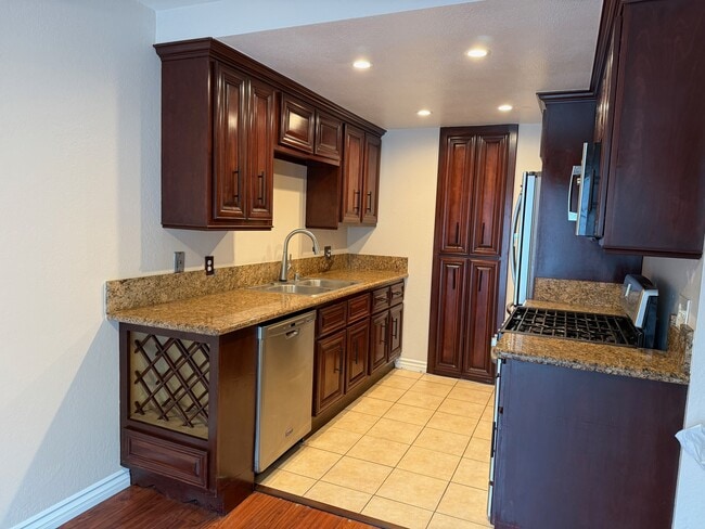 Photo - 20279 Green Hill Ln