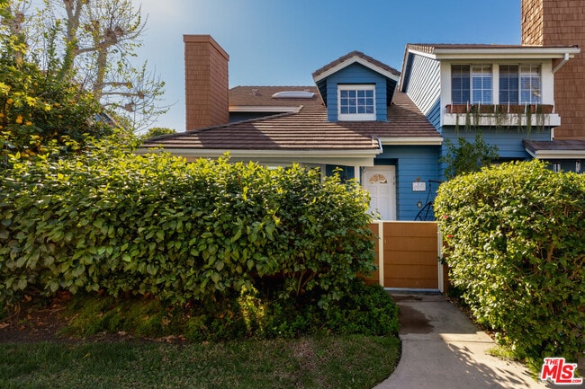 Photo - 18721 Hatteras St Unit 10