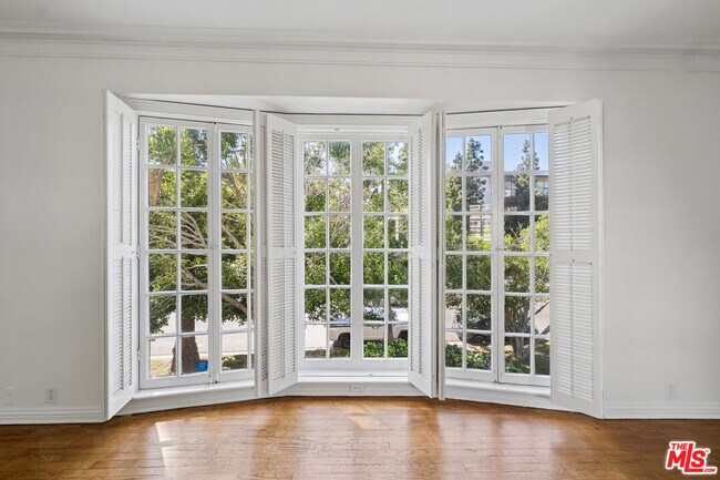 Photo - 1284 S Beverly Glen Blvd