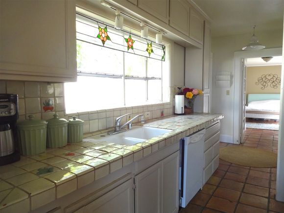 Kitchen - 1602 Linwood St Unit 1602