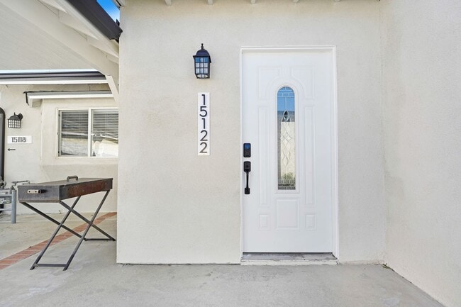 Building Photo - Secluded 3/2 in the heart of Sylmar