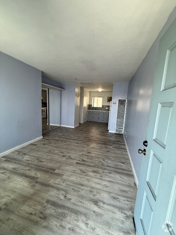 Building Photo - 616 Tularosa Dr Unit 7 Rental
