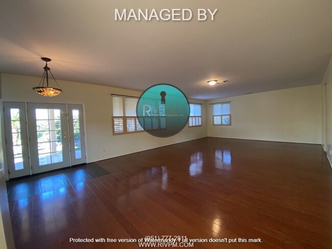 Photo - Spacious 4 Bed 2 Bath Pool Home Located Next Door to Ben Franklin Elementary School!