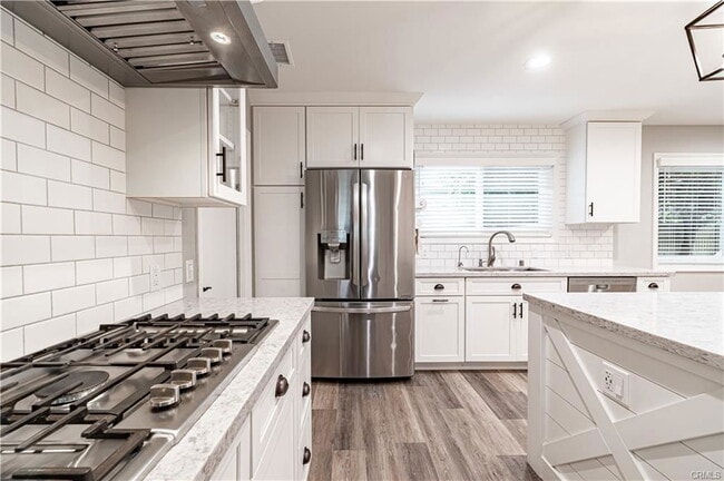 Photo - 4580 Hazelnut Ave