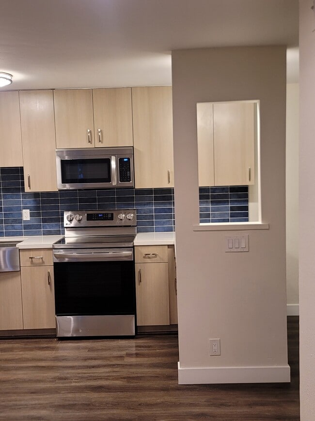 Photo - 745 E Bradley Ave