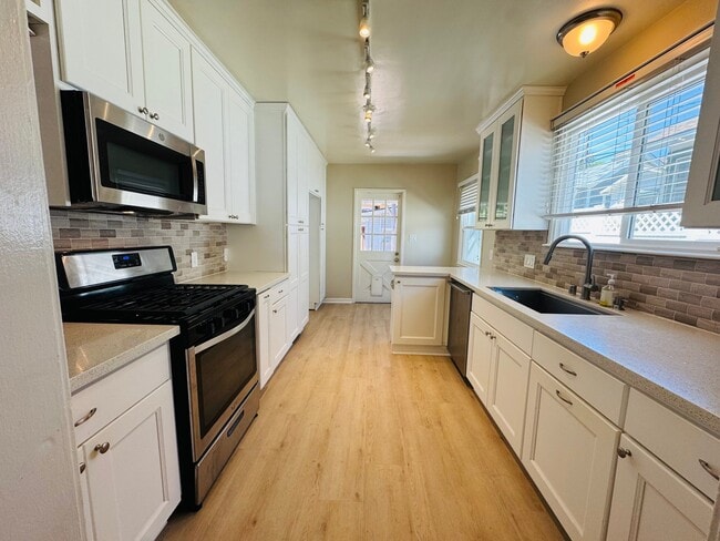 Photo - 67 Windsor Ln