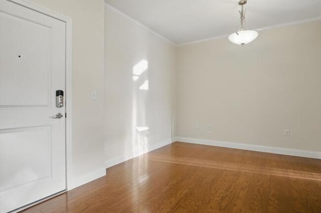 Photo - Alhambra Unit 1480EQ