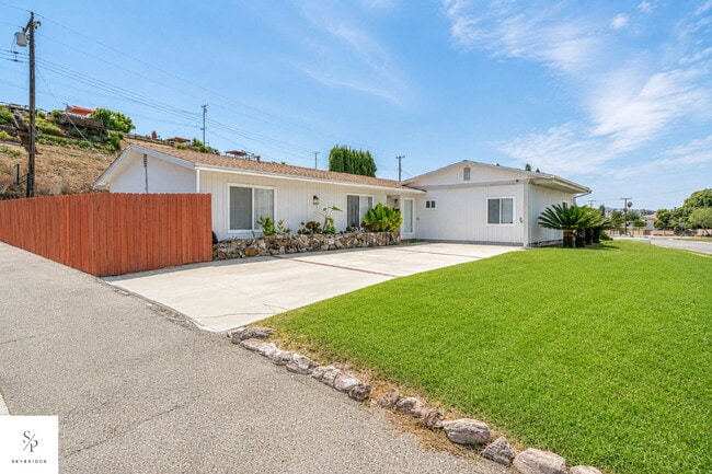 Photo - Furnished 5-Bedroom Home Near the 57 & 60 — Ideal for Roommates or Students
