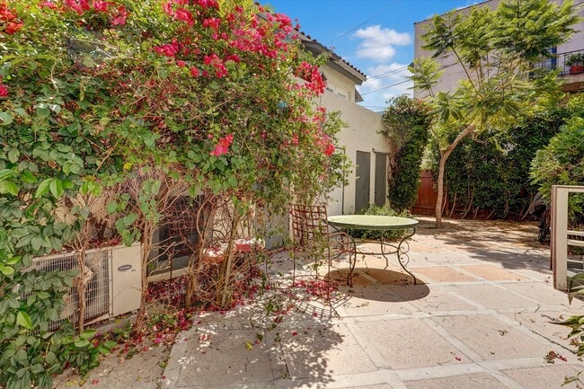 Photo - 456 Smithwood Dr Unit 456 1/2