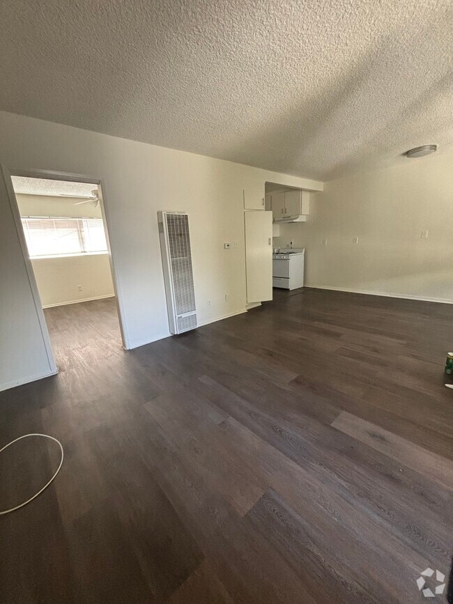 Building Photo - 5019 Klump Ave Unit 7 Rental