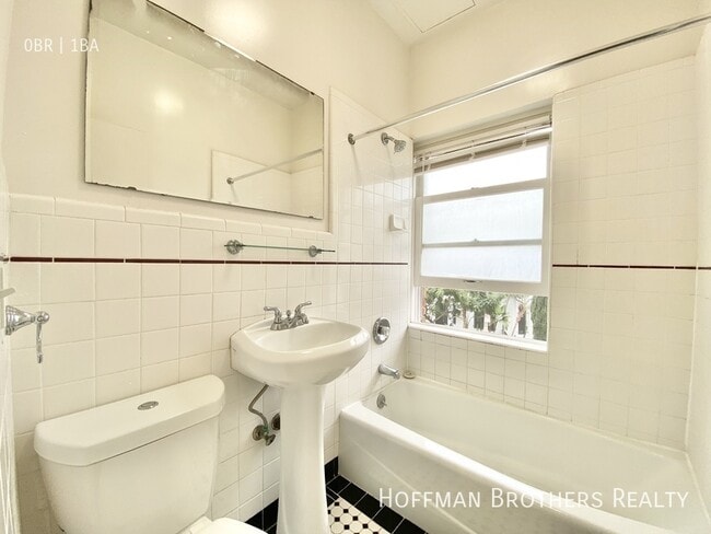 Photo - 800 N Las Palmas Ave Unit 102