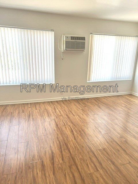 Building Photo - 20327 Saticoy St Unit 307