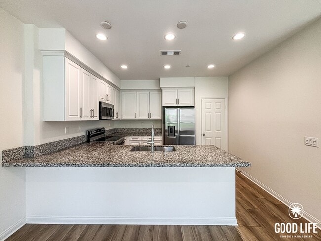 Photo - SD: Beautiful 2BD/2.5BA Townhouse in Spring Valley W/ Central A/C, W/D, & Community Pool!