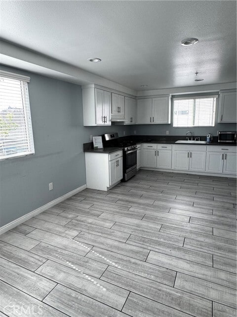 Photo - 433 E 30th St