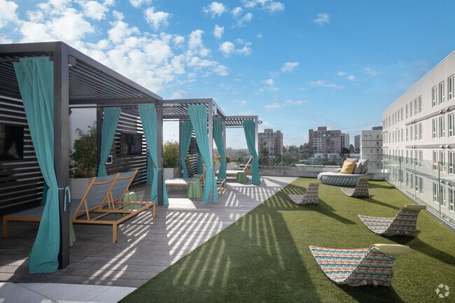 Resort-style Rooftop Deck - MoDE