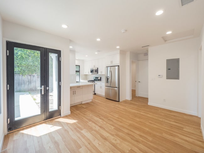 front entrance - 10618 Ayres Ave Unit Duplx