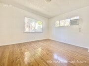 Photo - 1162 N Orange Grove Ave Unit 3